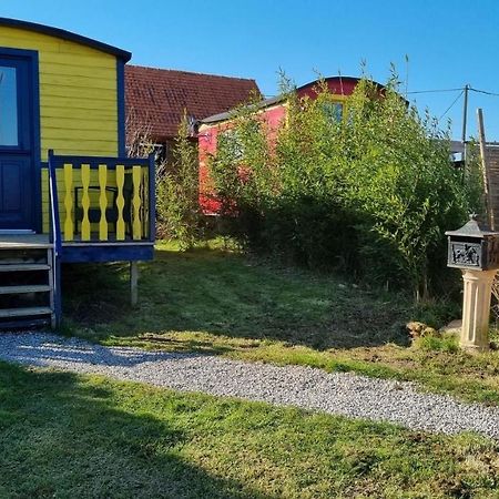 Roulotte et Jacuzzi au Domaine du Reuze Villa Winnezeele Exterior foto