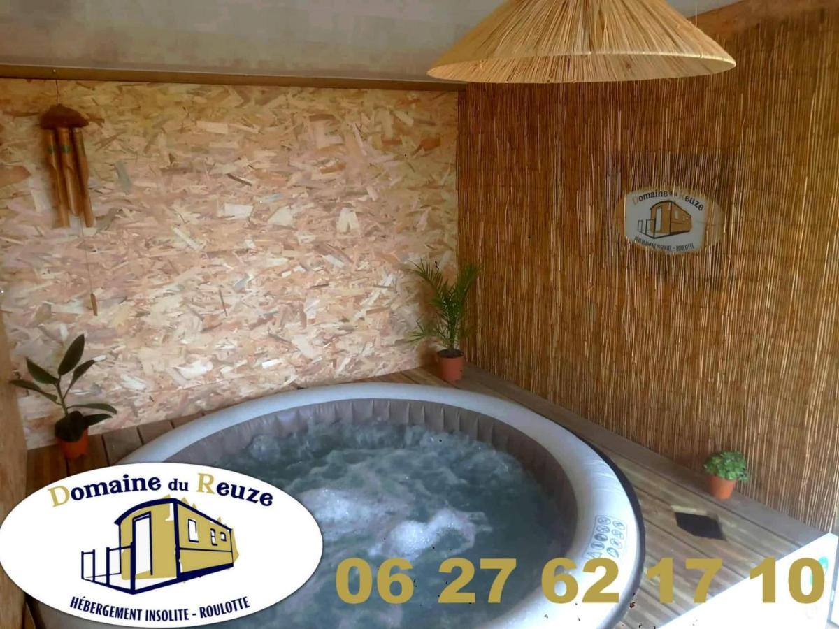 Roulotte et Jacuzzi au Domaine du Reuze Villa Winnezeele Exterior foto
