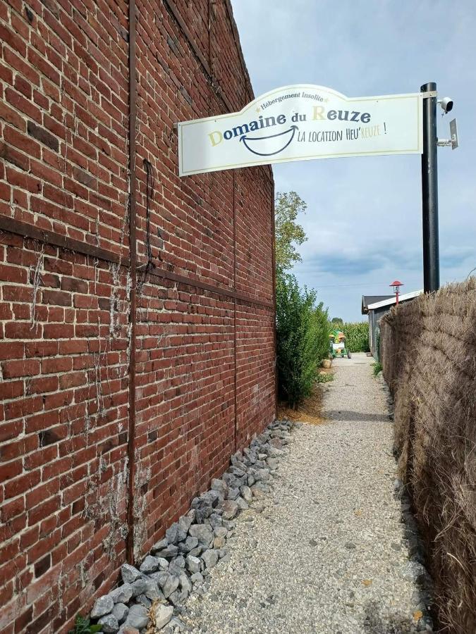 Roulotte et Jacuzzi au Domaine du Reuze Villa Winnezeele Exterior foto