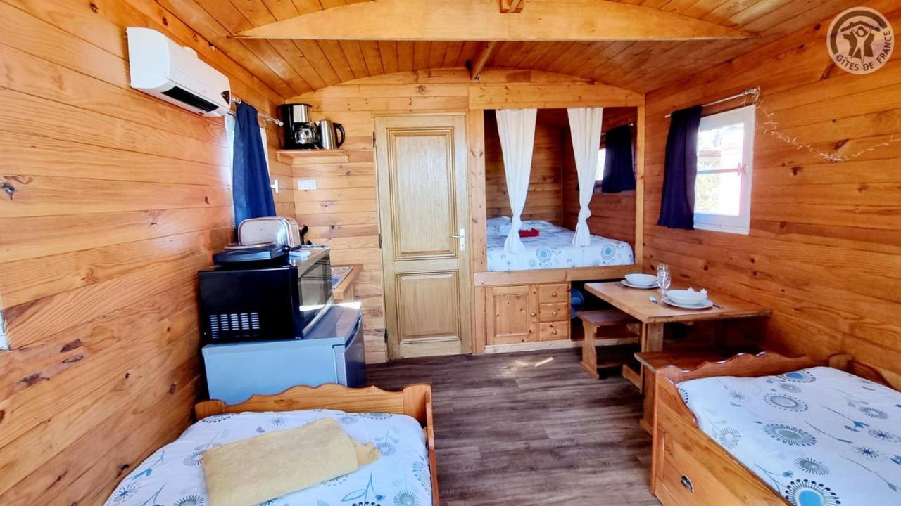 Roulotte et Jacuzzi au Domaine du Reuze Villa Winnezeele Exterior foto
